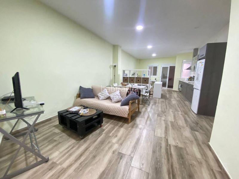 Foto caa5f28b-cc18-4165-b0c5-92c6e124c735. Local comercial a Russafa Valencia
