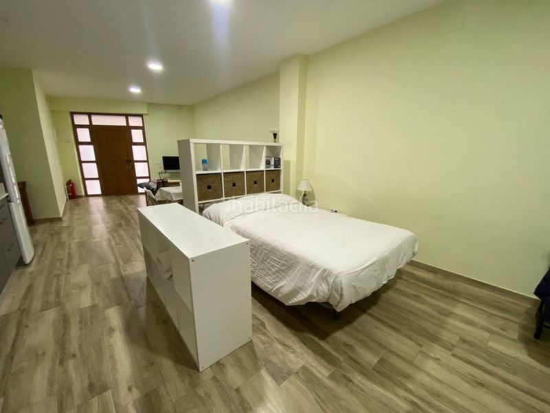 Foto fab6ae7a-e0e3-4291-ad27-024f9a7ec2bb. Local comercial a Russafa Valencia