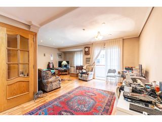 Apartament  Calle navarra. Amplio piso de 122 m con balcón y garaje en arrancapins  luminos