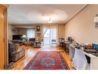 Apartament  Calle navarra. Amplio piso de 122 m con balcón y garaje en arrancapins  luminos