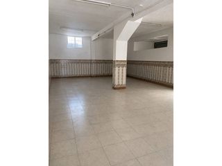 Geschäftsraum in Centro - Casco Antiguo. Se vende amplio local comercial de 178 m en pleno centro de torr