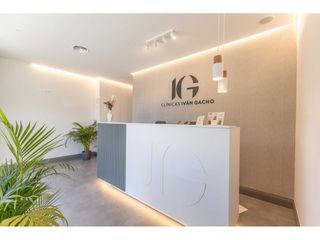 Local Comercial a Alaquàs. Local reformado de 167 m como clínica estética en alaquàs  listo