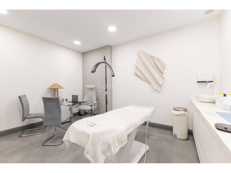 Foto f136d6ac-6b1d-45a6-b9b3-85ff442c0a03. Local comercial a Alaquàs