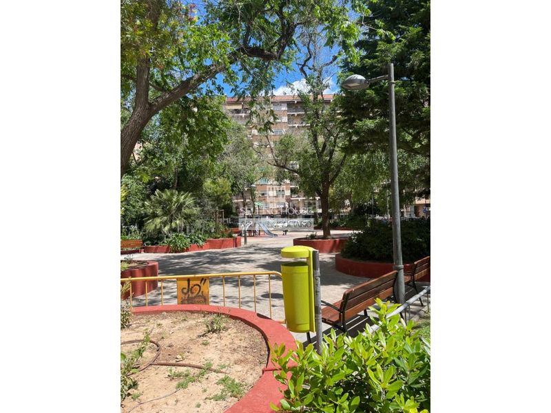 Foto ed24e620-f01b-4a04-9a3c-5a25c972e0ca. Aparcament cotxe a Ciutat Jardí Valencia