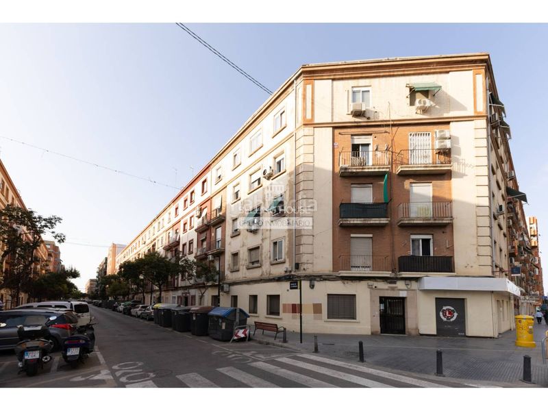 Foto ffbed8bc-6dd4-4d15-b467-2af5cb885aa8. Pis a Barrio Benicalap Valencia