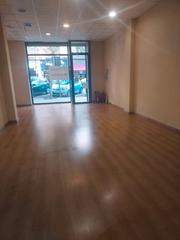 Location Local commercial à Calle de manuel serrano sanz 8. Local de 102 m2 utiles en la calle serrano sanz, nº3.