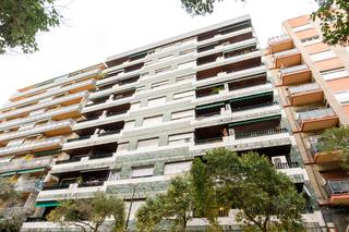 Pis  Calle toms bretn. Vivienda exterior en tomas breton! junto al campus