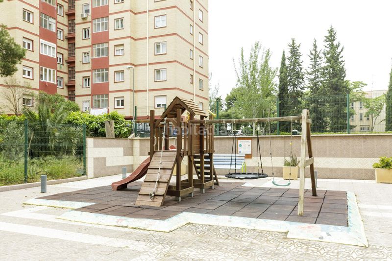 Foto 77f9e95a-fb29-4f26-83f7-6e0aebe9b857. Piso en Romareda Zaragoza