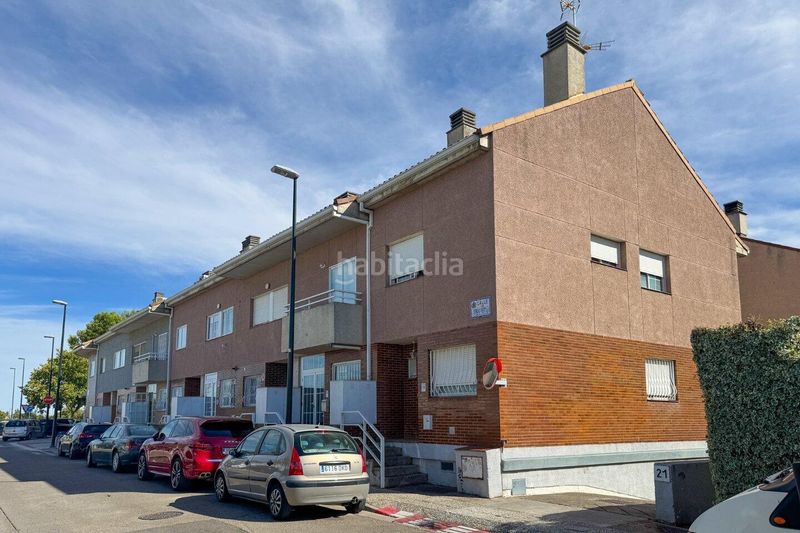Foto 0c9fa93a-533b-411f-853e-29df08ff8d1f. Casa adossada a Santa Isabel Zaragoza