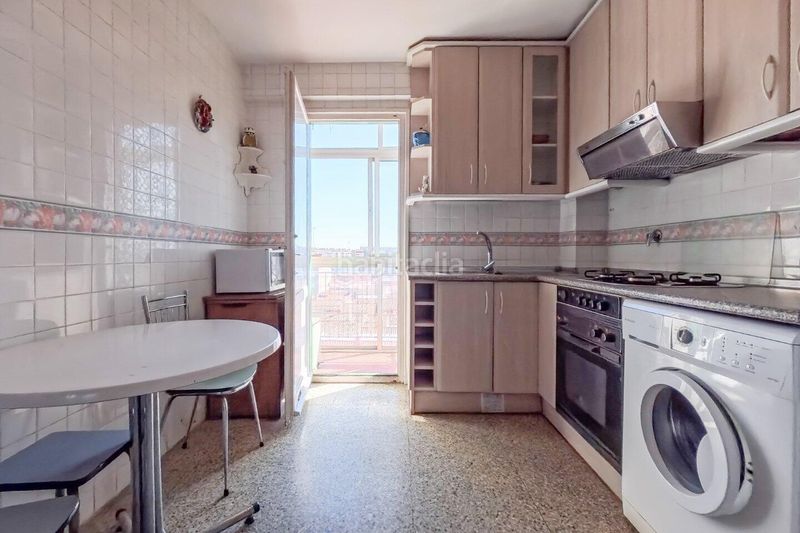 Foto c390811b-d3e2-4bf6-bf19-9762b418c6e2. Piso en Las Delicias Zaragoza