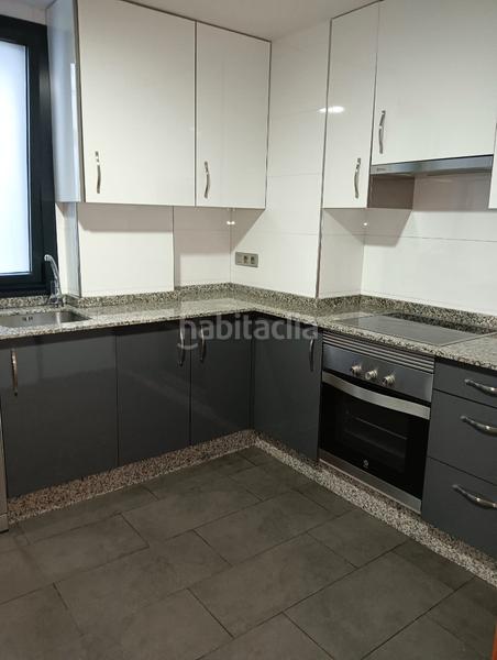 Foto 26c9f4ef-071f-4136-9637-31ed6cdbff8f. Rent flat in rúa de garcía barbón 106 in Centro - Areal Vigo