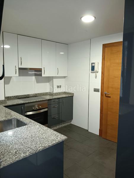 Foto 808927f1-1925-4b39-b296-7eac5b5f984e. Rent flat in rúa de garcía barbón 106 in Centro - Areal Vigo