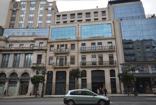 Alquiler Parking coche en Rúa de garcía barbón 24. Plaza de garaje amplia y céntrica