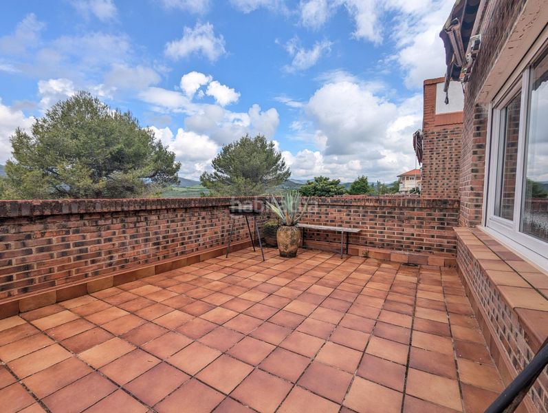 Foto 02d99ab8-f6e5-4a68-8546-0d79e1d14ae0. Pis amb calefacció piscina a Estella / Lizarra