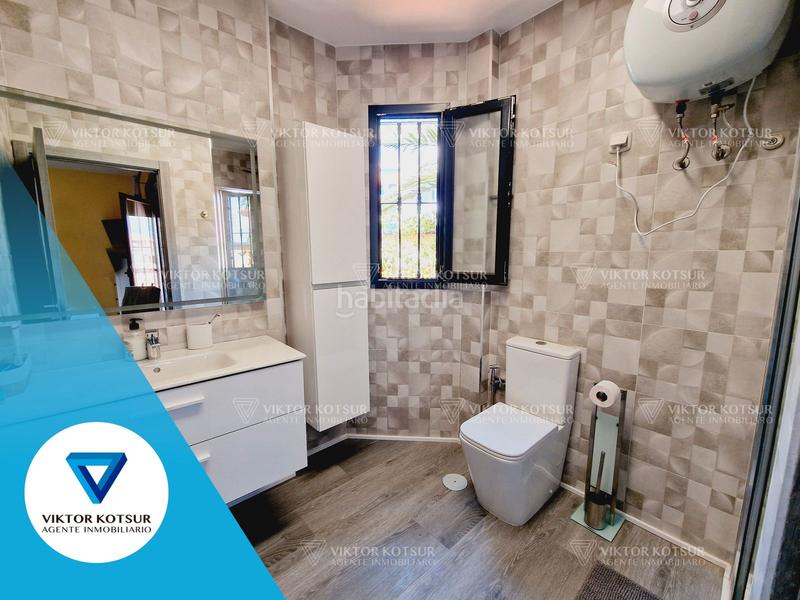 Foto ba4ceaba-0ee5-4386-a302-17f7e26d0699. Chalet con parcheggio piscina in Las Salinas Roquetas de Mar