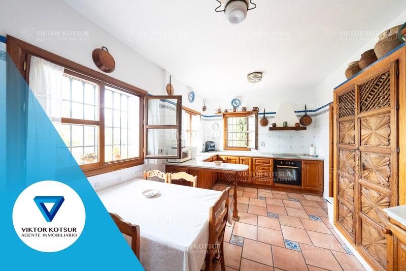 Foto bc565e1c-38b9-4759-93bf-3daf4b209e32. Chalet with fireplace parking pool in La Envía Vícar