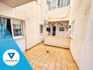 Rez-de-chaussée à Roquetas pueblo. Piso con patio y garaje en roquetas pueblo