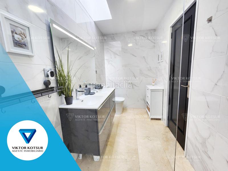 Foto 4d7e3581-a946-4902-9482-5b9d2cd3f83f. Chalet avec cheminée chauffage parking piscine dans Roquetas de Mar