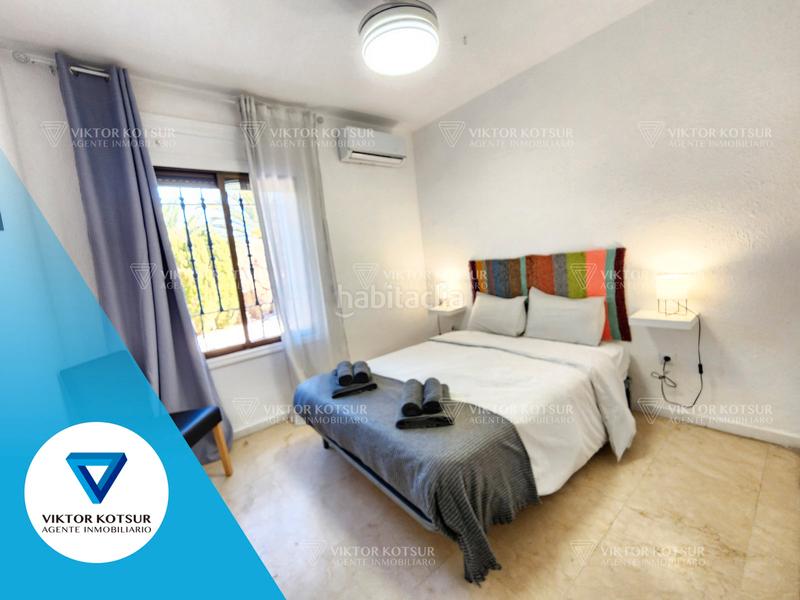 Foto 5ed05295-059c-47ab-aa1b-223b7afb7ce7. Chalet avec cheminée chauffage parking piscine dans Roquetas de Mar