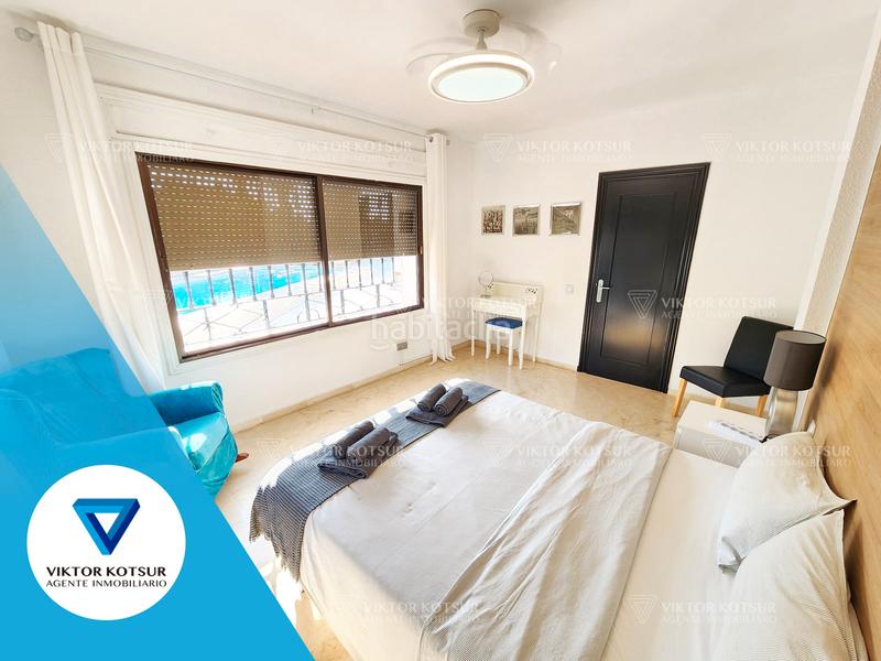 Foto 75b8d8bd-10f5-42ed-9ad8-64c1876048d3. Chalet avec cheminée chauffage parking piscine dans Roquetas de Mar