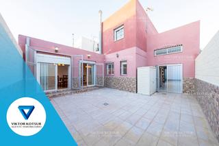 Reihenhaus  Calle bombarda. Buena casa zona las losas