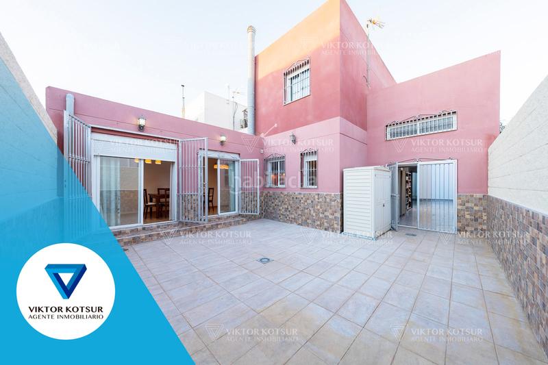 Foto 0f713349-b139-47bb-8176-3a2876107803. Casa adossada amb aparcament a La Gangosa Vícar