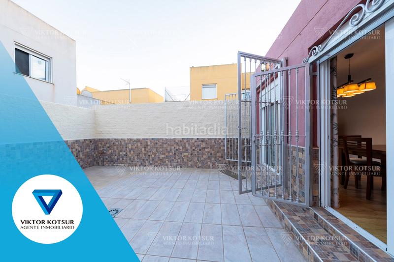 Foto ad4dabe5-fb74-4d8d-9ab4-7dc231c5863e. Casa adossada amb aparcament a La Gangosa Vícar