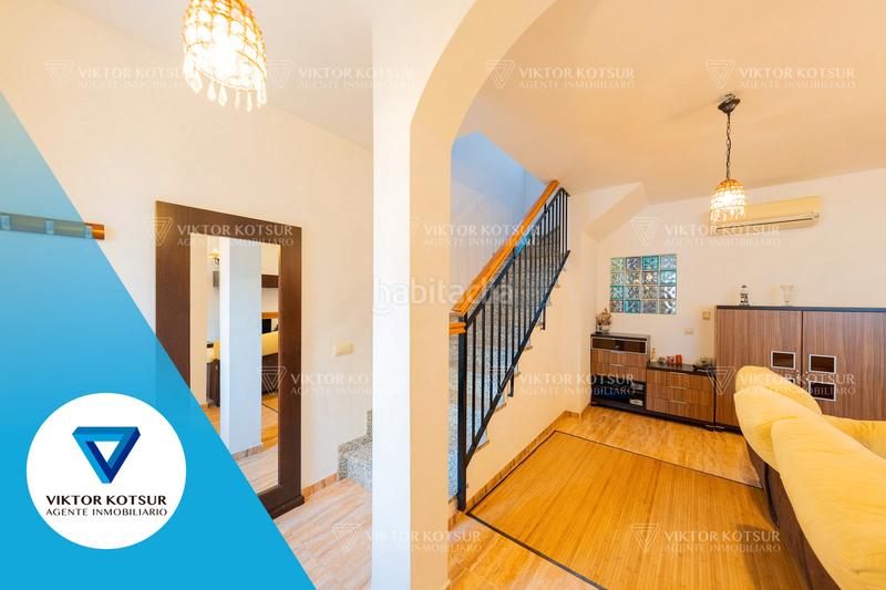 Foto b86bd122-a52b-4aa4-9432-41e4a8170a86. Casa adossada amb aparcament a La Gangosa Vícar