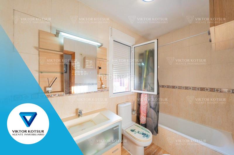 Foto fb30a20b-b5ca-4f50-8bc1-b1431a85041a. Casa adossada amb aparcament a La Gangosa Vícar