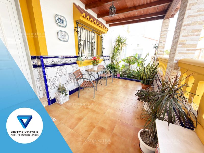 Foto e17441be-e9be-4c6d-9888-d9ea67a7a751. Casa adossada a Aguadulce Sur Roquetas de Mar
