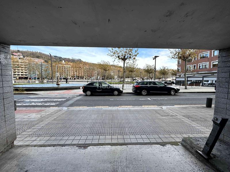 Foto 4be10af1-6e98-4679-9c9d-2baff6e69669. Aparcament cotxe a mazarredo zumarkalea 12 a Abandoibarra - Guggenheim Bilbao