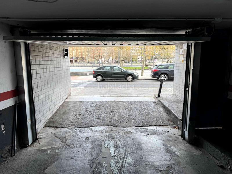 Foto a37a1f74-42a2-4f46-9fcd-f1f873fccd54. Aparcament cotxe a mazarredo zumarkalea 12 a Abandoibarra - Guggenheim Bilbao