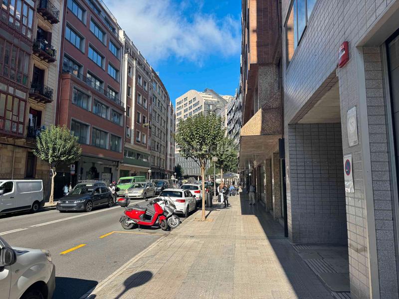 Foto c5a623c0-0e1d-478b-ae93-4a2c90bc78a0. Aparcament cotxe a mazarredo zumarkalea 12 a Abandoibarra - Guggenheim Bilbao