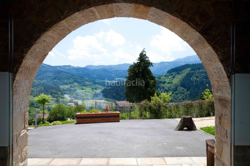Foto cc8592a7-e0ef-42c3-b81d-8e1c924f1f37. Edifici a barrio altzusta 38 a Zeanuri