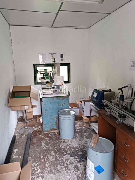 Foto a034829c-7cb7-49b5-8def-3c168e701a75. Solar industrial a Barrundia