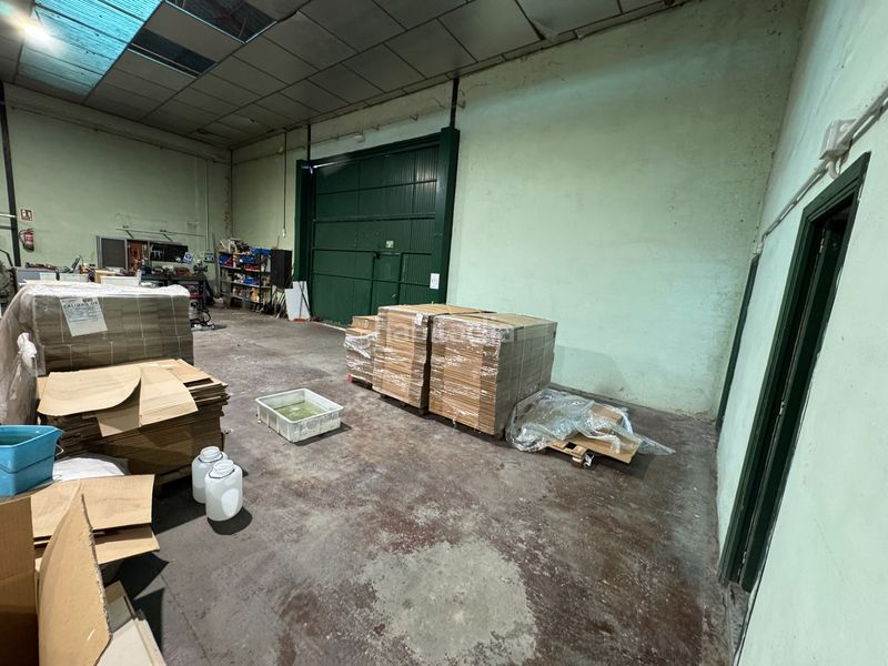 Foto c7b2b94f-e130-43d7-a311-318b5ef56394. Solar industrial a Barrundia