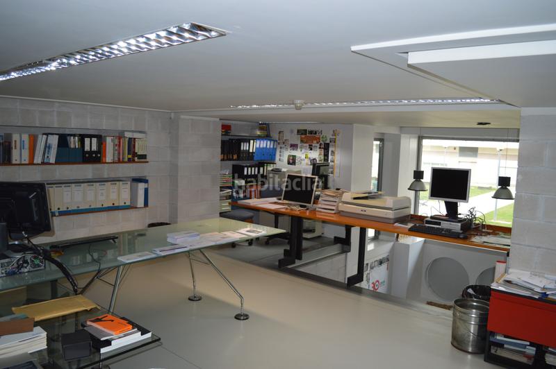 Foto e2715dab-3ae9-437a-9e21-1b3c6cd3f0fc. Local comercial en monasterioaren zeh 2 en San Juan Pamplona / Iruña