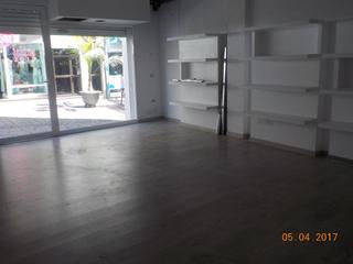 Location Local commercial  Calle pérez galdós. Centrico local en calle comercial