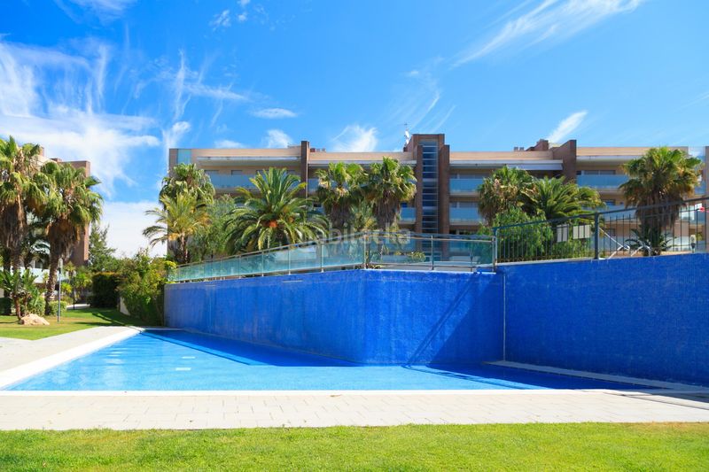 Foto 134f8c8b-a53a-49ee-af16-e3059e4ed413. Apartament amb piscina a Plaça Europa - Port Aventura Salou