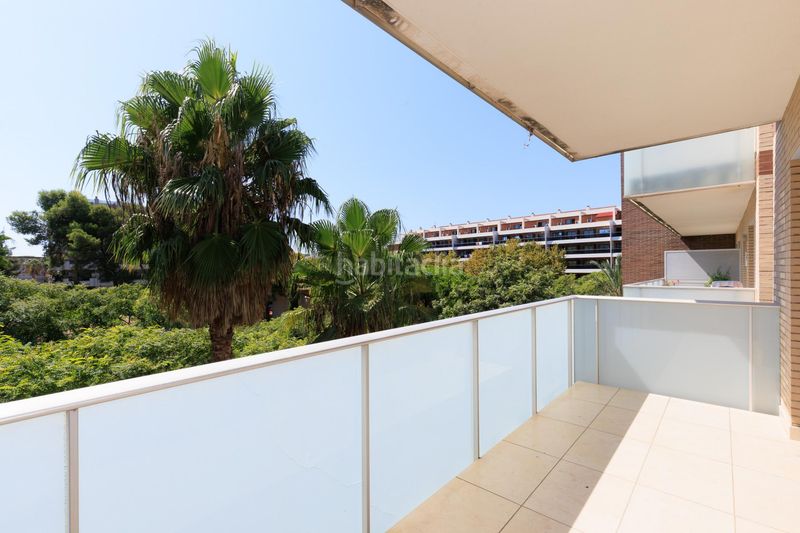 Foto 398dfcb1-5a2b-4dbd-940a-44ef9146490d. Apartament amb piscina a Plaça Europa - Port Aventura Salou