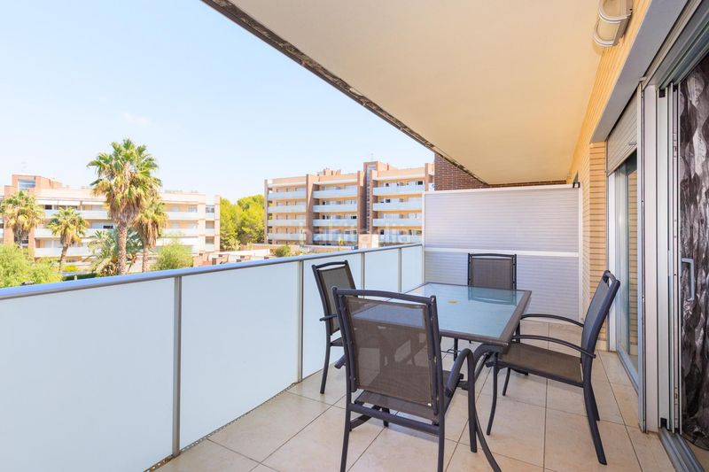 Foto 4ebec1fc-a9a2-455f-befc-86d4a57499f9. Apartament amb piscina a Plaça Europa - Port Aventura Salou