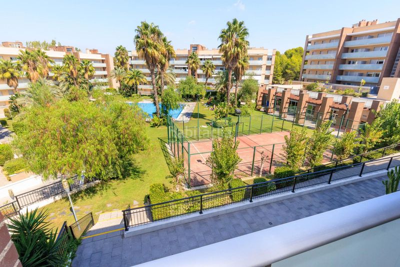 Foto 56fffc58-a467-4f57-8e6e-b17d745793f4. Apartament amb piscina a Plaça Europa - Port Aventura Salou