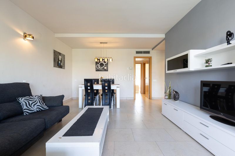 Foto b5231e75-61ac-4499-b63e-1c8b35703fc4. Apartament amb piscina a Plaça Europa - Port Aventura Salou