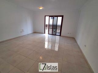Miete Etagenwohnung  Calle campo y tamayo. Campo y tamayo, 3 dormitorios, vacio, garaje.