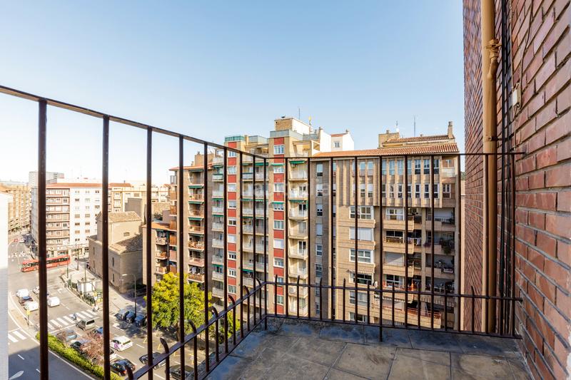 Foto 8f22fbd2-b2ef-43e8-b4a7-c8e382404467. Appartamento in paseo de maría agustín 71 in Ciudad Jardín - Parque Roma Zaragoza