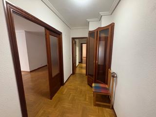 Appartement à Calle benjamín de tudela 35. Se vende zona hospitales