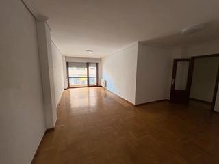 Pis a Calle benjamín de tudela 1. Se vende zona hospitales