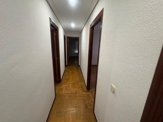 Etagenwohnung in Calle benjamín de tudela 35. Se vende zona hospitales