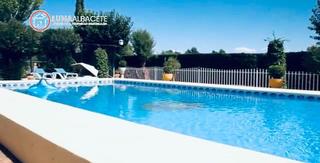 Terreno residencial en Pedanías - Extrarradio. Api luna ab vende parcela con piscina en carretera de jaen