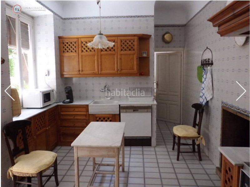 Foto 398cad28-e9f2-4431-8703-f61f6018b0dc. Casa api luna inmobiliaria vende casa palacio en Almansa